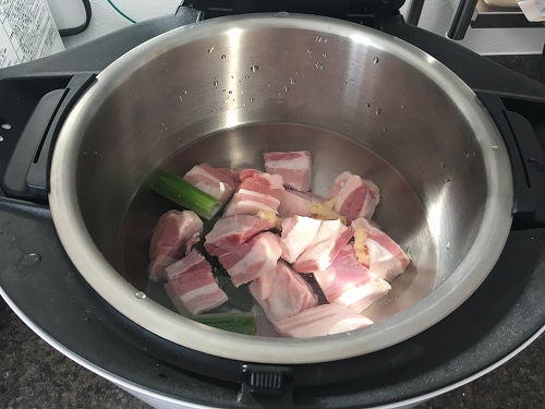 ホットクックで調理する前の豚の角煮（その１）