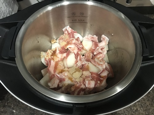 ホットクックで調理する前の豚バラ大根